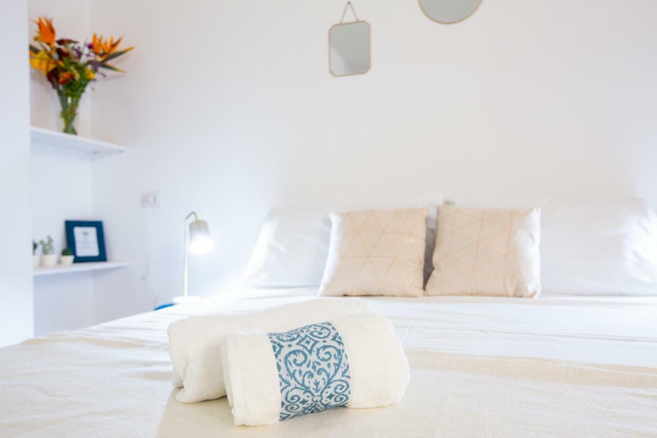 Piazza Martiri Apartment Cagliari Bagian luar foto